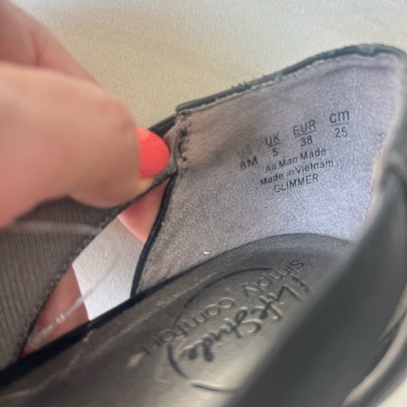 Life Stride Black Wedge Pump with Patent Toe - Picture 5 of 6